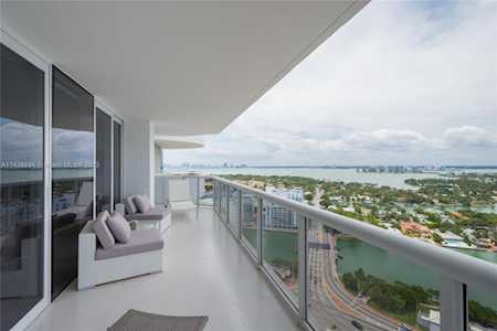 6301 Collins Ave #3006 Miami Beach,  FL 33141