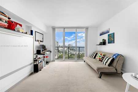 325 S Biscayne Blvd #3320 Miami,  FL 33131