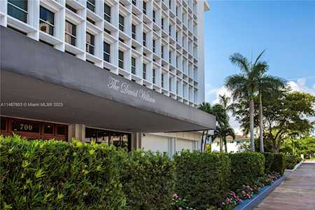 700 Biltmore Way #1016 Coral Gables,  FL 33134