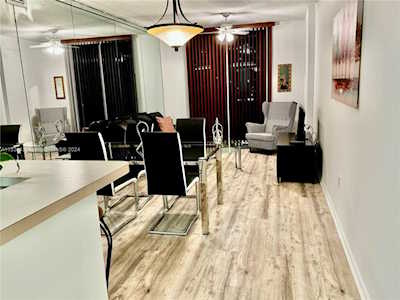 185 SE 14th Ter #1812 Miami,  FL 33131