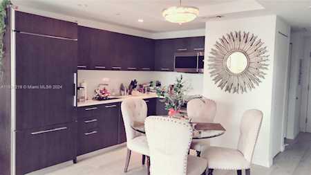 45 SW 9th St #2905 Miami,  FL 33130