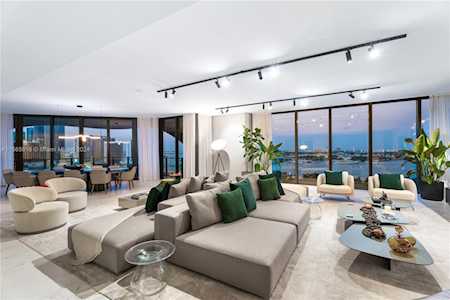 1000 Biscayne Blvd #1902 Miami,  FL 33132