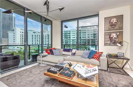 201 SW 17th Rd #807 Miami,  FL 33129