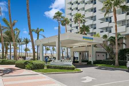 2899 Collins Ave #1042 Miami Beach,  FL 33140