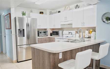 104 SW 9th St #1001 Miami,  FL 33130