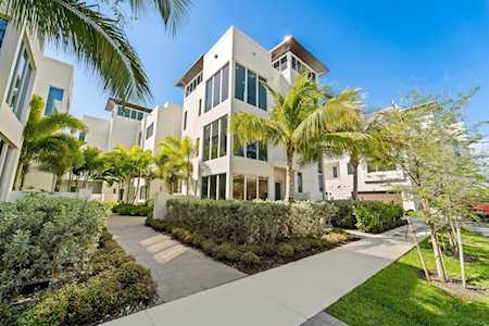 246 Garden Ct #246 Lauderdale By The Sea,  FL 33308