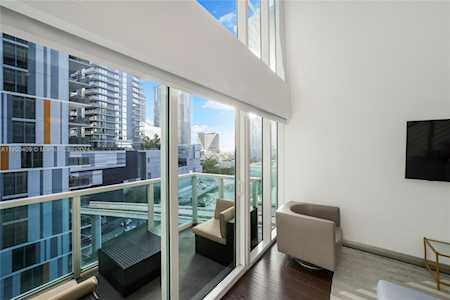 41 SE 5th St #712 Miami,  FL 33131