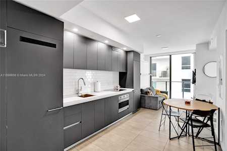 227 NE 2nd St #2008 Miami,  FL 33132