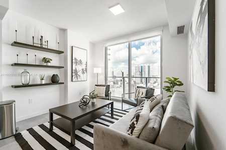 227 NE 2nd St #2504 Miami,  FL 33132