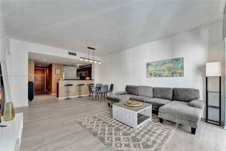 253 NE 2nd St #2606 Miami,  FL 33132