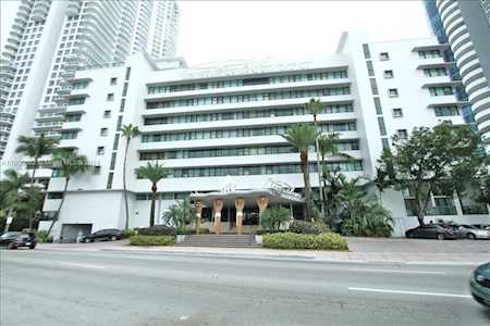6345 Collins Ave #TH-9 Miami Beach,  FL 33141