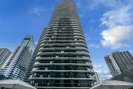 55 SW 9th St #2108 Miami,  FL 33130