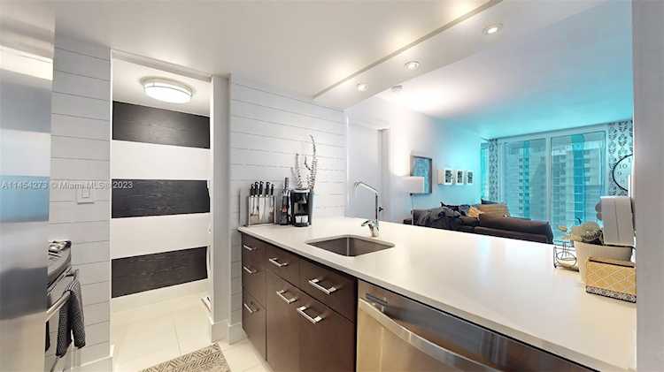 850 N Miami Ave #W-1202 Miami, FL 31 33136 | Skyrise Lab Photo 15