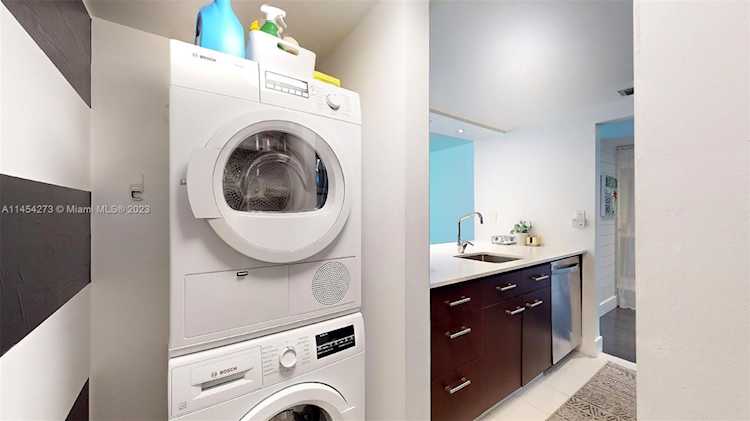 850 N Miami Ave #W-1202 Miami, FL 31 33136 | Skyrise Lab Photo 14