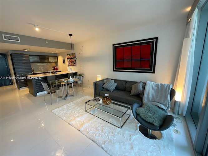 200 Biscayne Boulevard Way #3410 Miami, FL 42 33131 | Skyrise Lab Photo 13