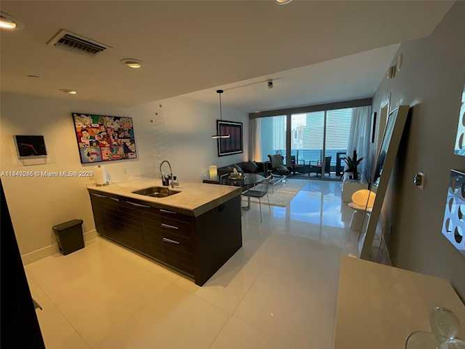200 Biscayne Boulevard Way #3410 Miami, FL 42 33131 | Skyrise Lab Photo 10