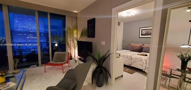 200 Biscayne Boulevard Way #3410 Miami, FL 42 33131 | Skyrise Lab Photo 9