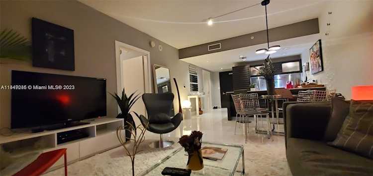 200 Biscayne Boulevard Way #3410 Miami, FL 42 33131 | Skyrise Lab Photo 5