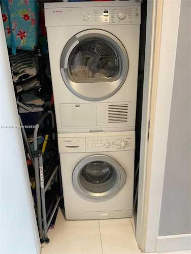 200 Biscayne Boulevard Way #3410 Miami, FL 42 33131 | Skyrise Lab Photo 23