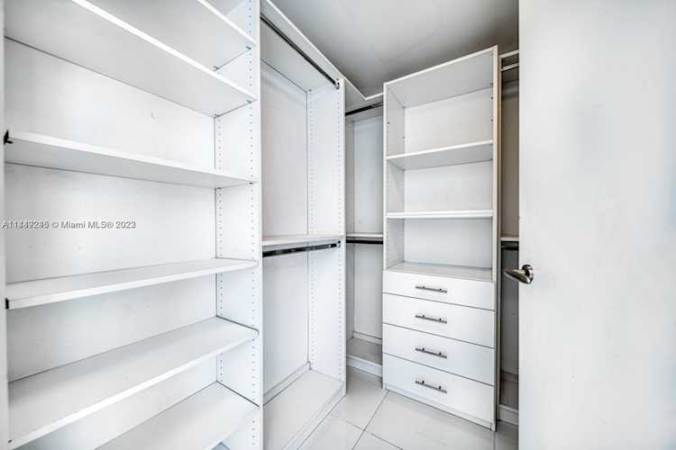 200 Biscayne Boulevard Way #3410 Miami, FL 42 33131 | Skyrise Lab Photo 16