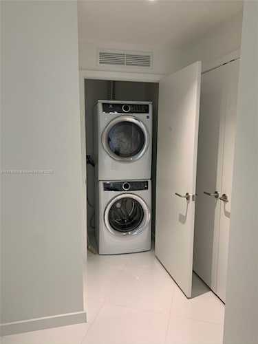 851 NE 1st Ave #1002 Miami, FL 31 33132 | Skyrise Lab Photo 4