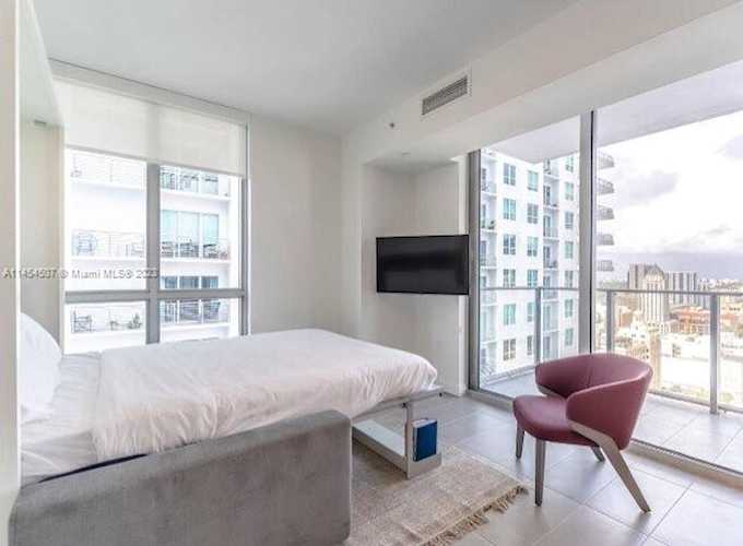 227 NE 2nd St #2902 Miami, FL 42 33132 | Skyrise Lab Photo 10