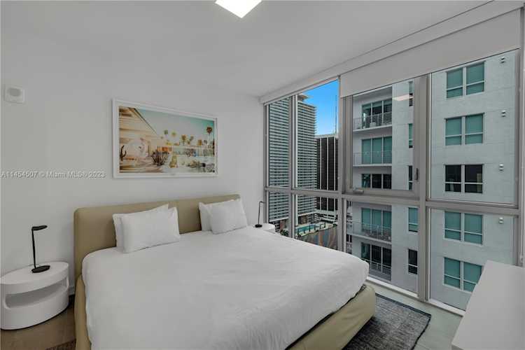 227 NE 2nd St #2902 Miami, FL 42 33132 | Skyrise Lab Photo 21