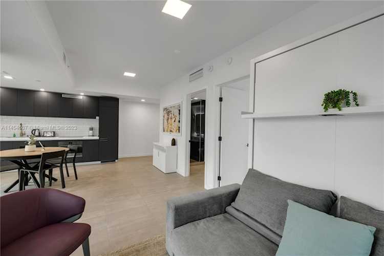 227 NE 2nd St #2902 Miami, FL 42 33132 | Skyrise Lab Photo 18