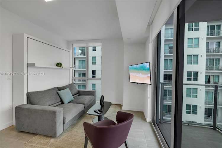227 NE 2nd St #2902 Miami, FL 42 33132 | Skyrise Lab Photo 17