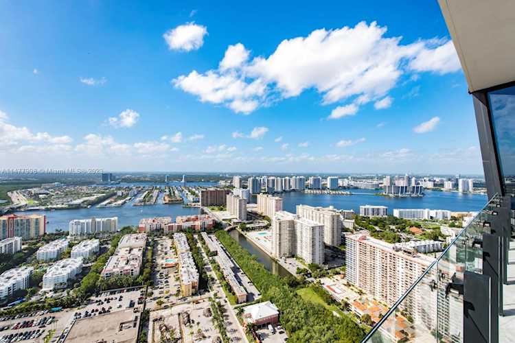 17141 Collins Ave #3802 Sunny Isles Beach, FL 22 33160 | Skyrise Lab Photo 8