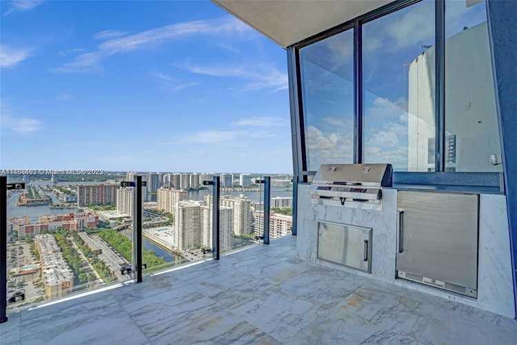 17141 Collins #3002 Sunny Isles Beach, FL 22 33160 | Skyrise Lab Photo 23