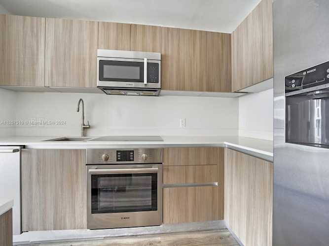 201 SW 17th Rd #703 Miami, FL 41 33129 | Skyrise Lab Photo 8