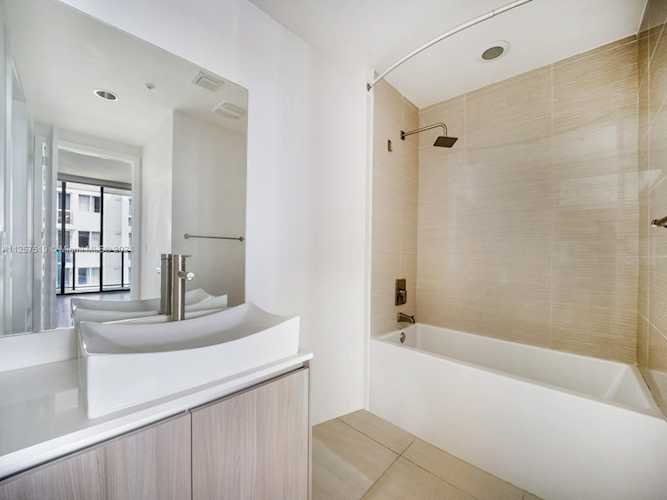 201 SW 17th Rd #703 Miami, FL 41 33129 | Skyrise Lab Photo 6