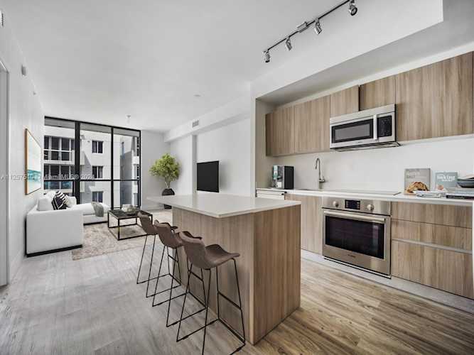 201 SW 17th Rd #703 Miami, FL 41 33129 | Skyrise Lab Photo 3