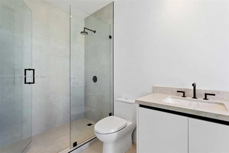 160 Isle of Venice Dr. #301 Fort Lauderdale, FL 3280 33301 | Skyrise Lab Photo 27