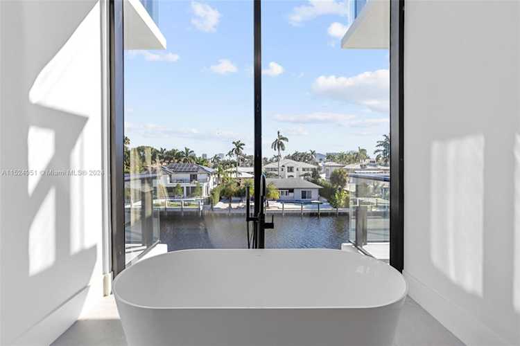 160 Isle of Venice Dr. #301 Fort Lauderdale, FL 3280 33301 | Skyrise Lab Photo 23