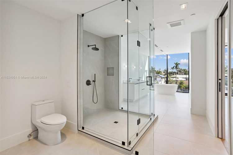 160 Isle of Venice Dr. #301 Fort Lauderdale, FL 3280 33301 | Skyrise Lab Photo 21