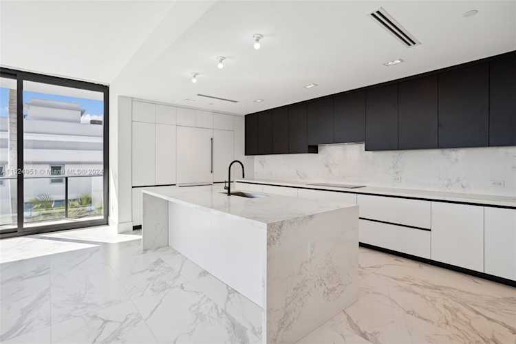 160 Isle of Venice Dr. #301 Fort Lauderdale, FL 3280 33301 | Skyrise Lab Photo 15