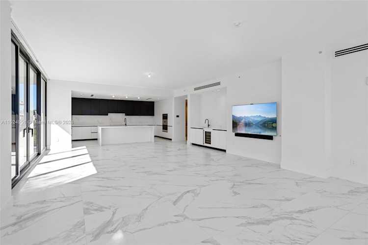 160 Isle of Venice Dr. #301 Fort Lauderdale, FL 3280 33301 | Skyrise Lab Photo 5