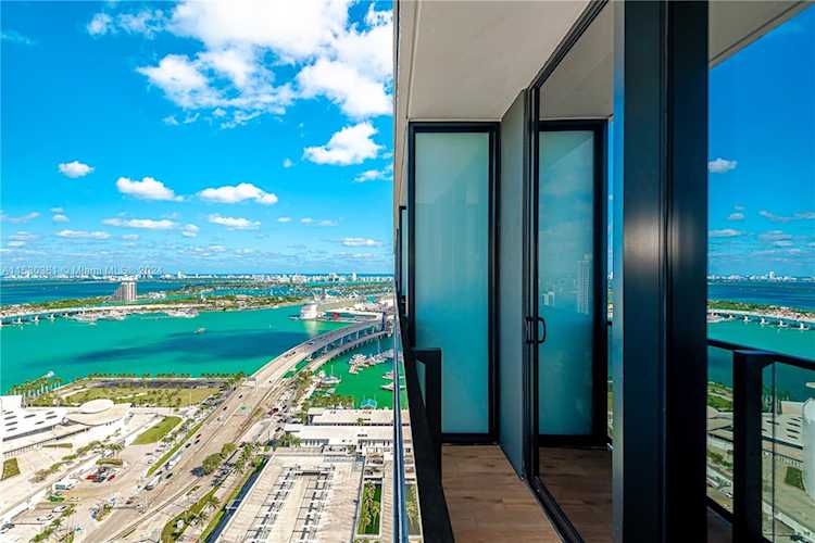 398 NE 5th St #3204 Miami, FL 41 33132 | Skyrise Lab Photo 1