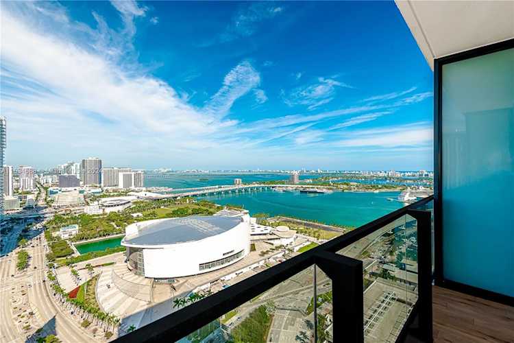 398 NE 5th Street #2904 Miami, FL 41 33132 | Skyrise Lab Photo 1