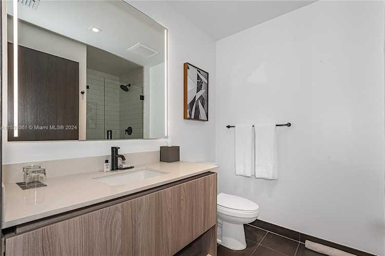 398 NE 5th St #3204 Miami, FL 41 33132 | Skyrise Lab Photo 6