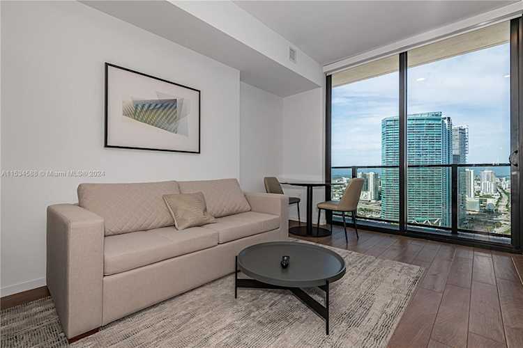 398 NE 5th Street #2904 Miami, FL 41 33132 | Skyrise Lab Photo 5