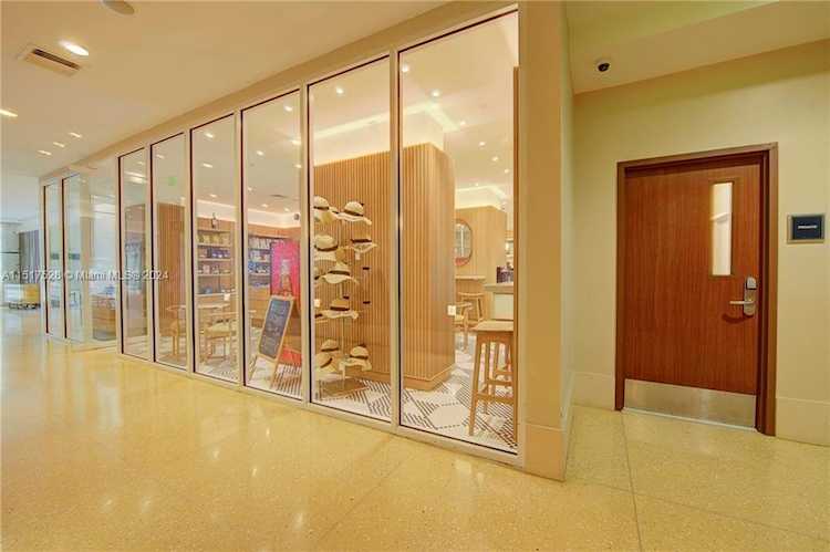 6899 Collins Ave #2208 Miami Beach, FL 32 33141 | Skyrise Lab Photo 56