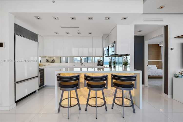 6899 Collins Ave #2208 Miami Beach, FL 32 33141 | Skyrise Lab Photo 11