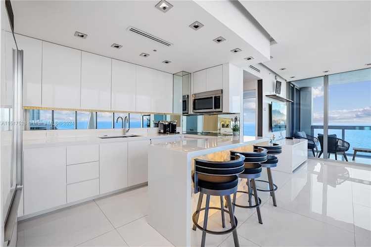 6899 Collins Ave #2208 Miami Beach, FL 32 33141 | Skyrise Lab Photo 10