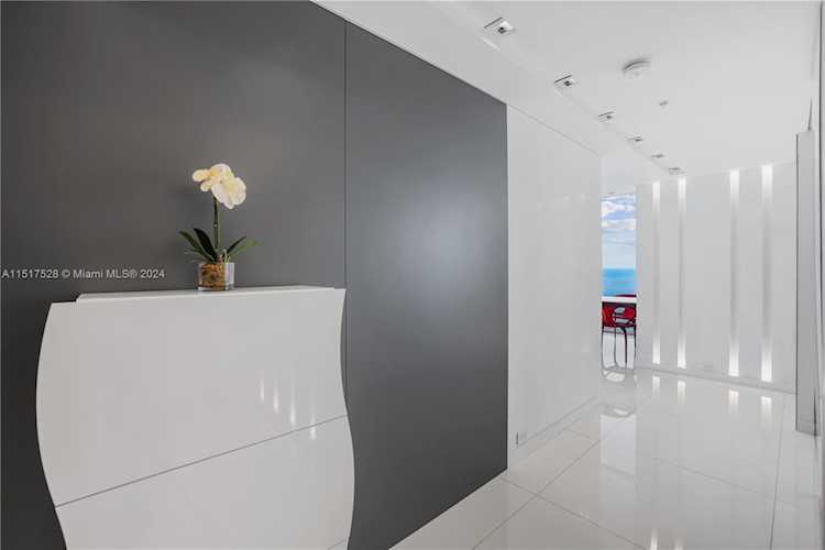 6899 Collins Ave #2208 Miami Beach, FL 32 33141 | Skyrise Lab Photo 6