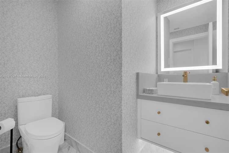 10101 Collins Ave #7D Bal Harbour, FL 22 33154 | Skyrise Lab Photo 18