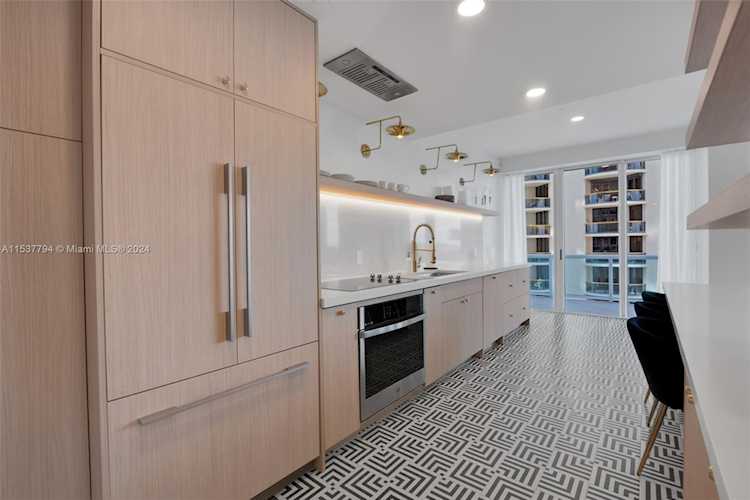 10101 Collins Ave #7D Bal Harbour, FL 22 33154 | Skyrise Lab Photo 11