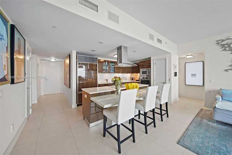 6899 Collins Ave #1801 Miami Beach, FL 32 33141 | Skyrise Lab Photo 10